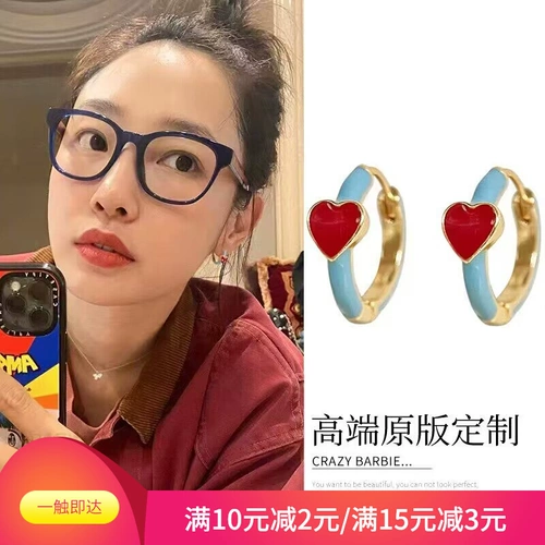 Эмаль, небольшие дизайнерские серьги, коллекция 2023, легкий роскошный стиль, тренд сезона