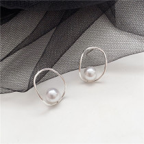 S925 Silver Needle Korean Temperament Simple Irregular Pearl Earrings Female Personality Advanced Geometric Earrings B352