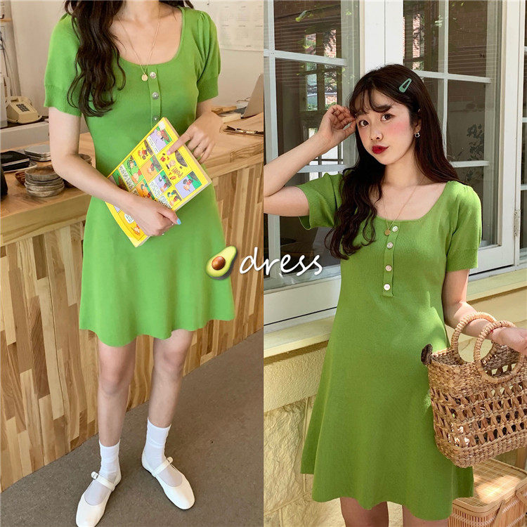 Retro single-breasted, form-fitting knitted dress that exposes the collarbone pic 1