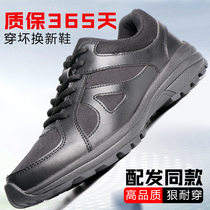 New type of work training shoes Mens black ultra-light and breathable running shoes Summer mesh Physical training Shoe fire training rubber shoes