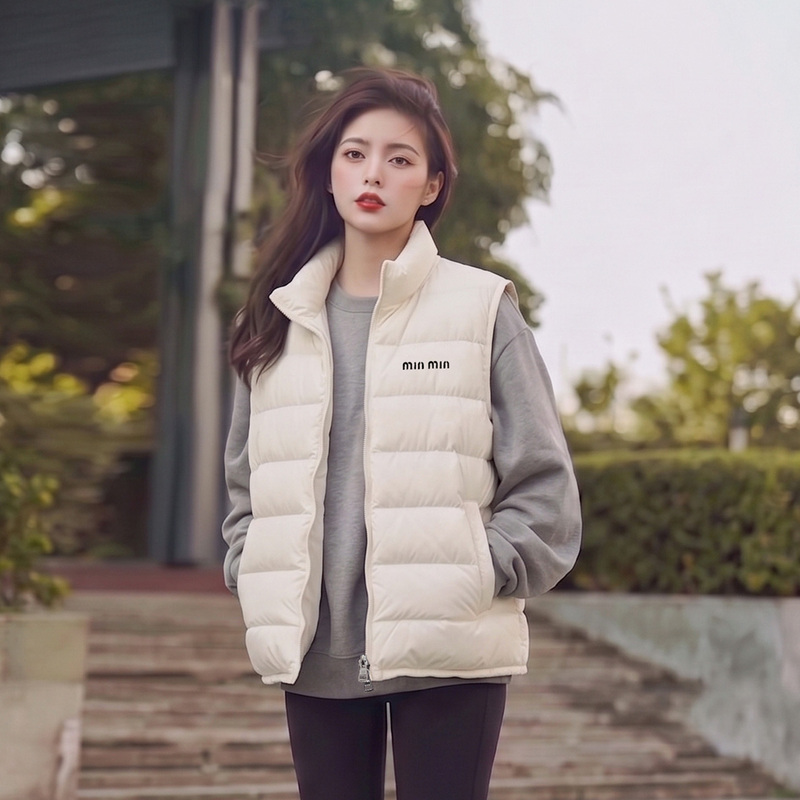 Miu's Lightweight down Vest for Women, Short Style, 2026 Autumn and Winter Outerwear, Couple's Vest, Sleeveless Jacket, Commuter White Jacket Miu's Lightweight down Vest for Women, Short Style, 2026 Autumn and Winter Outerwear, Couple's Vest, Sleeveless Jacket, Commuter White Jacket