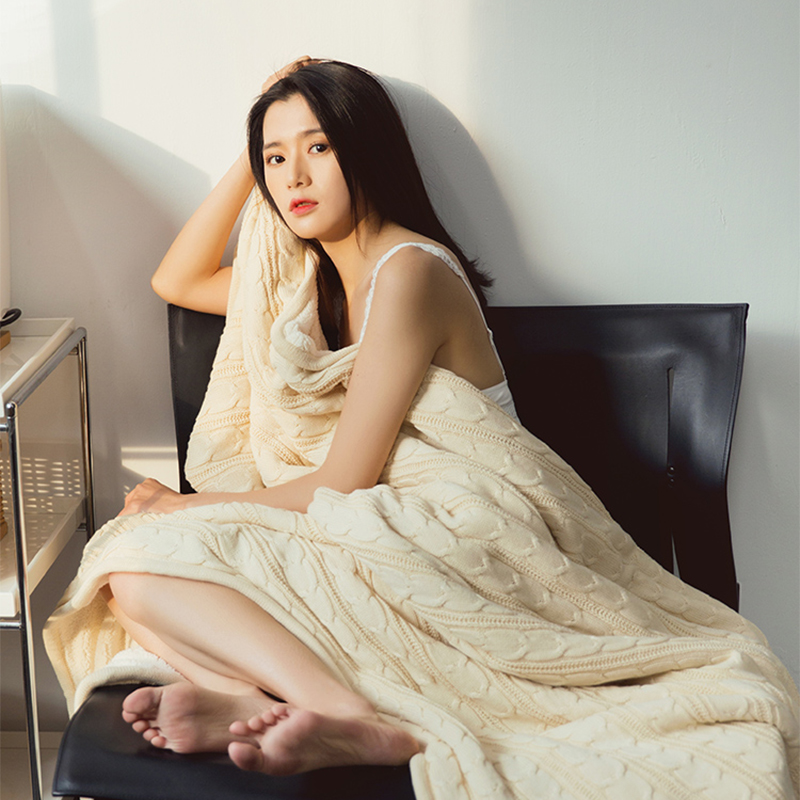 Air Conditioning Blanket Office Single Afternoon Nap Small Blanket Sofa Cover Blanket Thickened Warm Sheep Suede Folk winter blankets