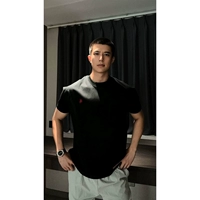 Круглый вырез черный [короткие рукава]