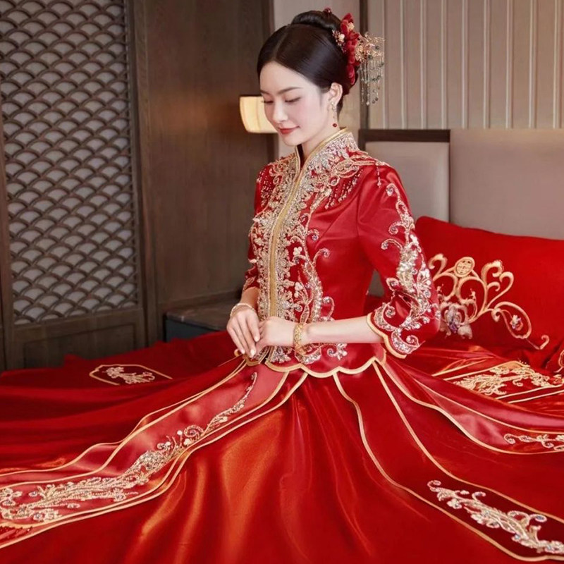 Show and dress 2022 new wedding gown bride Chinese wedding clothes atmosphere luxurious Longfeng Feng Guanxia Show and 