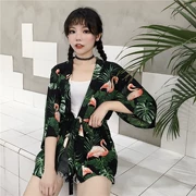 Mùa xuân và mùa hè Phụ nữ phiên bản Hàn Quốc của phong cách Harajuku lỏng lẻo in hoa kimono chống nắng quần áo áo khoác học sinh áo sơ mi ngắn tay - Áo khoác ngắn