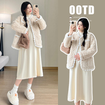 Maternity suit new design temperament contrasting color splicing thickened fur coat thickened sweater skirt two-piece set