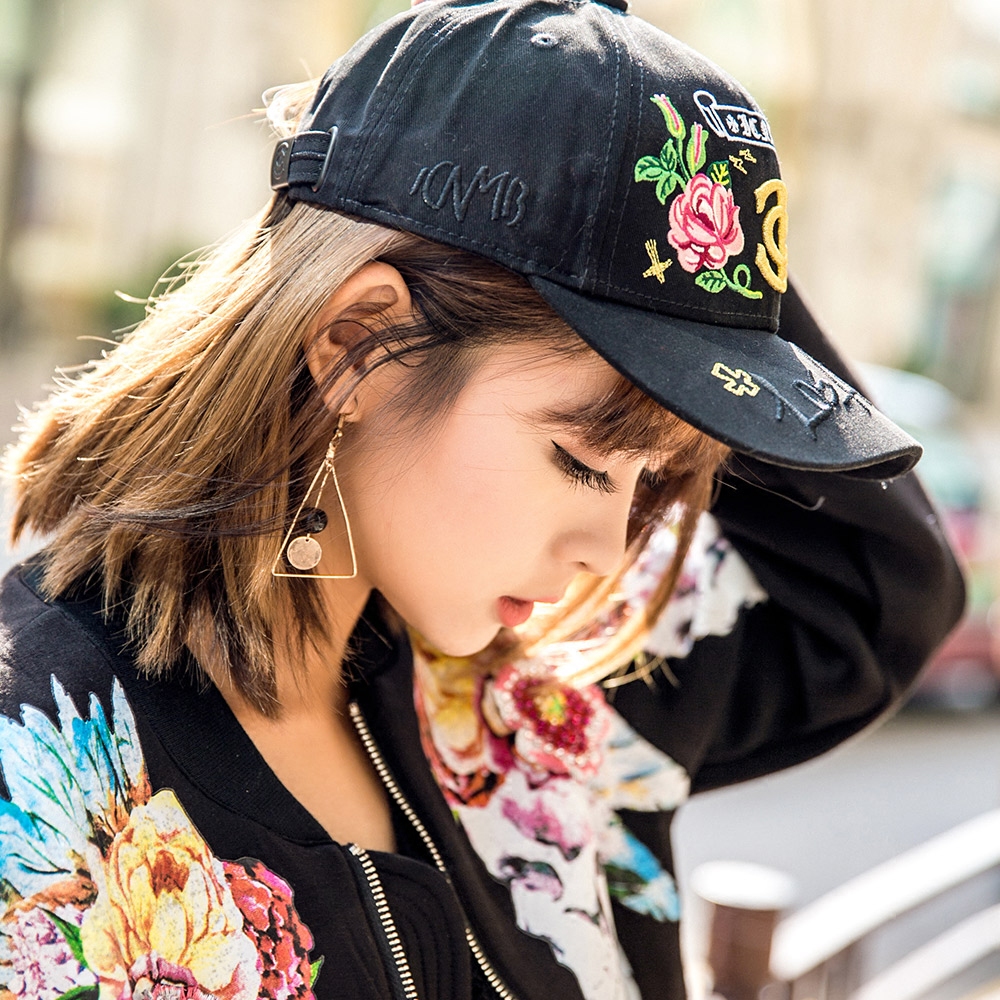 ICNMB Embroidered Baseball Cap Woman Spring Autumn Casual Hat Men Tide Card Korean version 100 Hitchhiking Face Little Sunshade Duck Tongue Cap