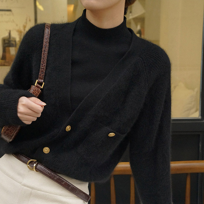 Knitted cardigan women's 2022 autumn and winter new loose outer wear black V-neck short lazy wind sweater jacket winter