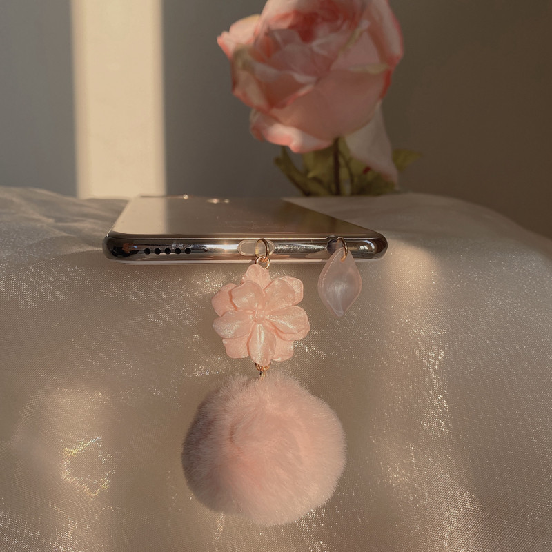 Small suede phone dust stopper suitable for Huawei Apple 13 charging mouth cute pendant typec cute headphone dust stopper