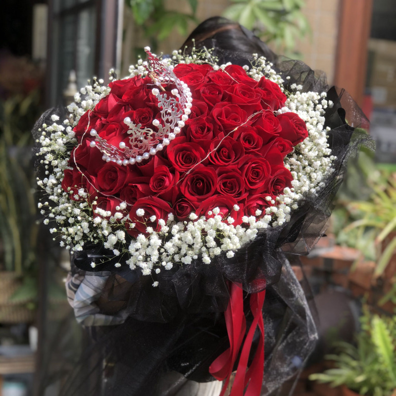 520 Red Roses, 99 White Champagne Roses, Crushed Ice Blue Roses, Diana Plum Roses, Fresh Flowers, Same-City Express Delivery