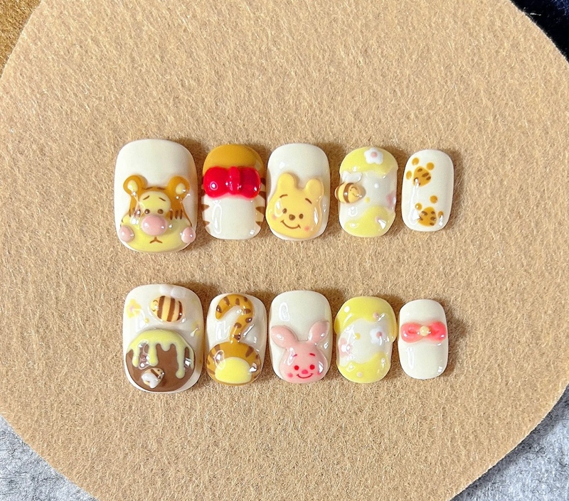 Tigger Popping and Squishing Hand-Painted Nail Art
