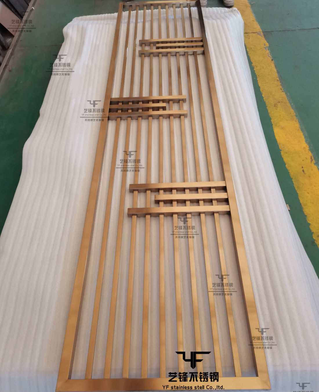 Stainless steel metal partition rockery screen simple modern metal entry porch background wall hollow lattice