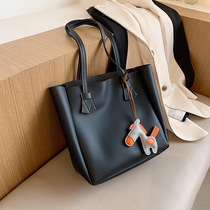 Big bag 2020 new Chao Net Red Wild Fashion Tote Bag women wild large capacity portable shoulder bag