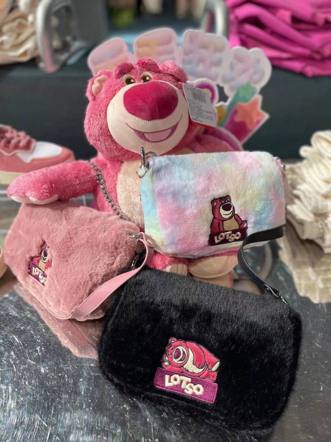 China Li Ning counter strawberry bear cartoon print plush fashion casual shoulder bag ABDR272