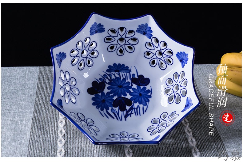 Qiao mu sitting room ceramic fruit bowl large fruit basin creative star hollow out of the blue and white porcelain snack plate of fruit