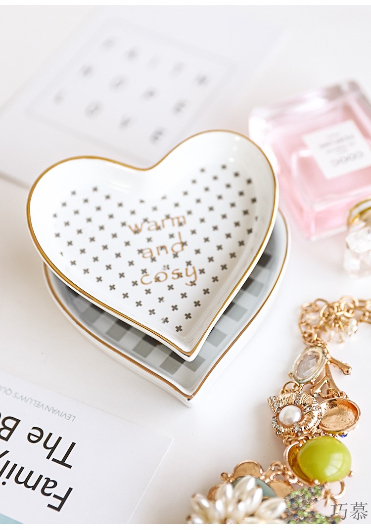 Qiao mu INS Nordic heart - shaped ceramic paint jewelry disc ring necklace of dish tray was posed all the props