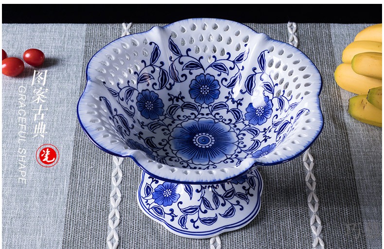 Qiao mu compote creative furnishing articles home sitting room tea table under the glaze color blue and white porcelain hollow out high fruit bowl zero sugar