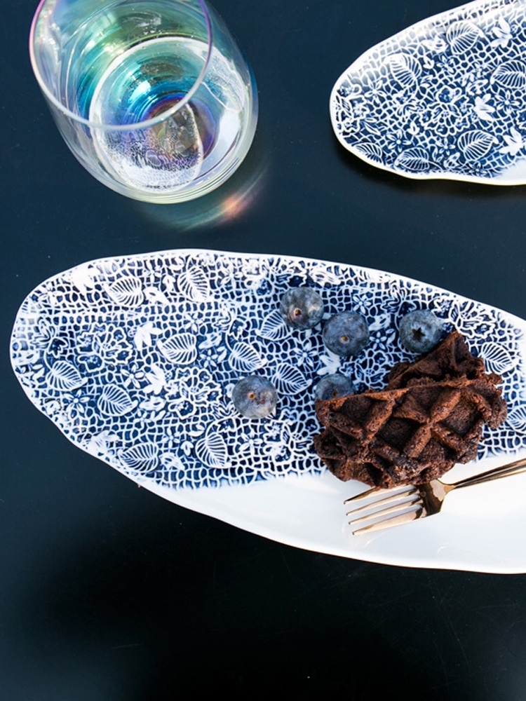 For creative Japanese ceramic complex relief small irregular strip plate sushi plate disc tray was dessert plate For breakfast