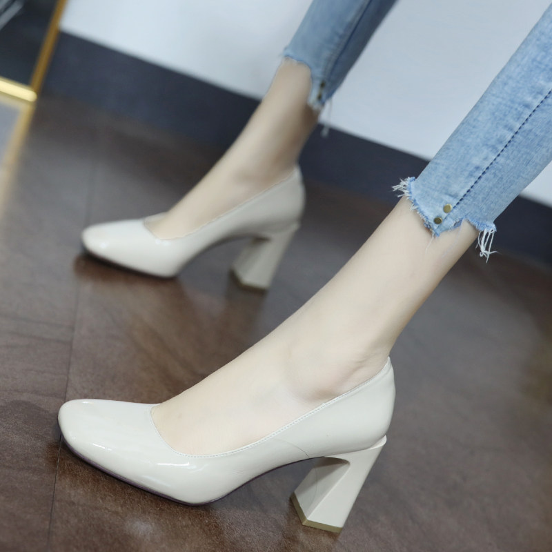 Hong Kong high heel shoe coarse heel style retro style retro candy color light mouth net red 100 hitch headshoe woman wave