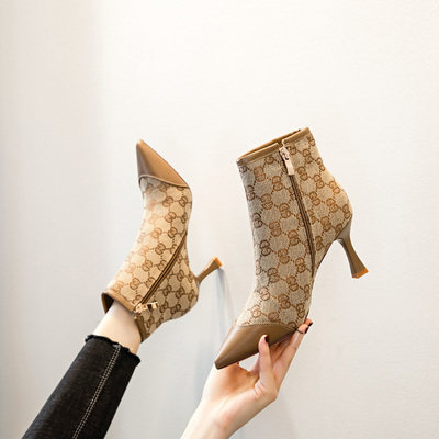 Hong Kong early autumn small short boots 100 hitchhiking fine heel suede surfacing wave high heel shoes new Martin boots female nemesis red