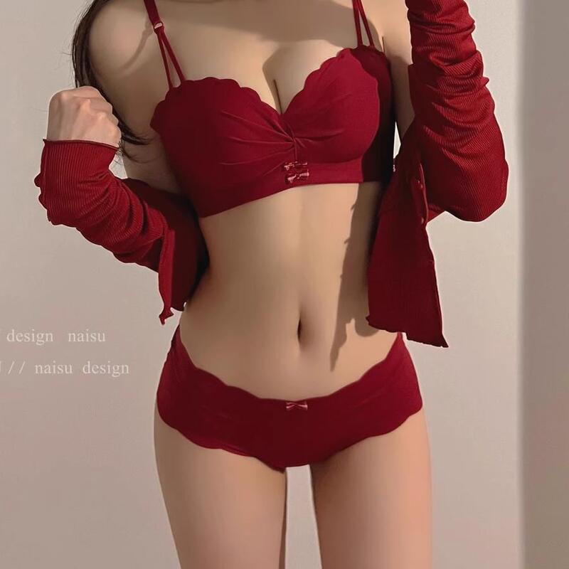 Victoria 2026 New Seamless Red Lingerie for Women with Small Busts, Push-Up Bra Set Without Underwire for Wedding Brides Victoria 2026 New Seamless Red Lingerie for Women with Small Busts, Push-Up Bra Set Without Underwire for Wedding Brides