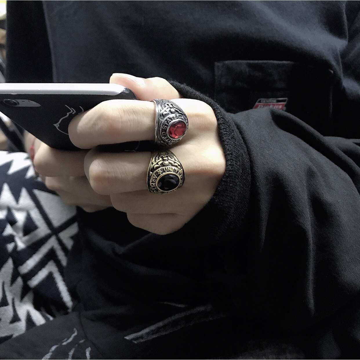 Trendy INS net red retro black ruby ​​crystal ring male and female hip-hop personality exaggerated couple accessories ring