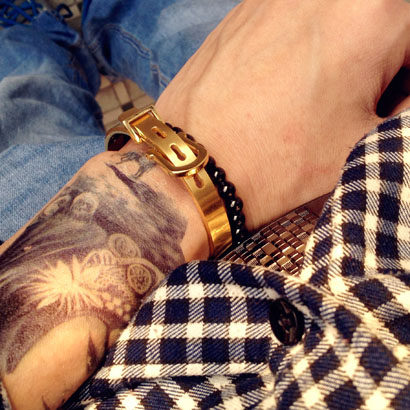 European popular fashion personality hip-hop men and women adjustable black horseshoe buckle men and women bracelet titanium steel couple bracelet tide