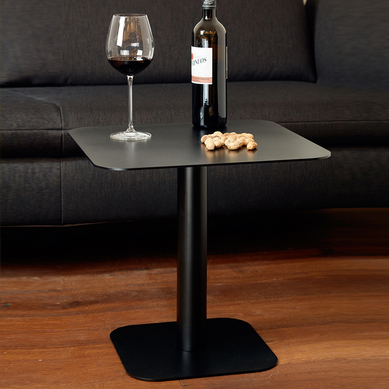 Simple metal sofa side table reception table leisure iron negotiation table creative modern balcony small coffee table coffee table