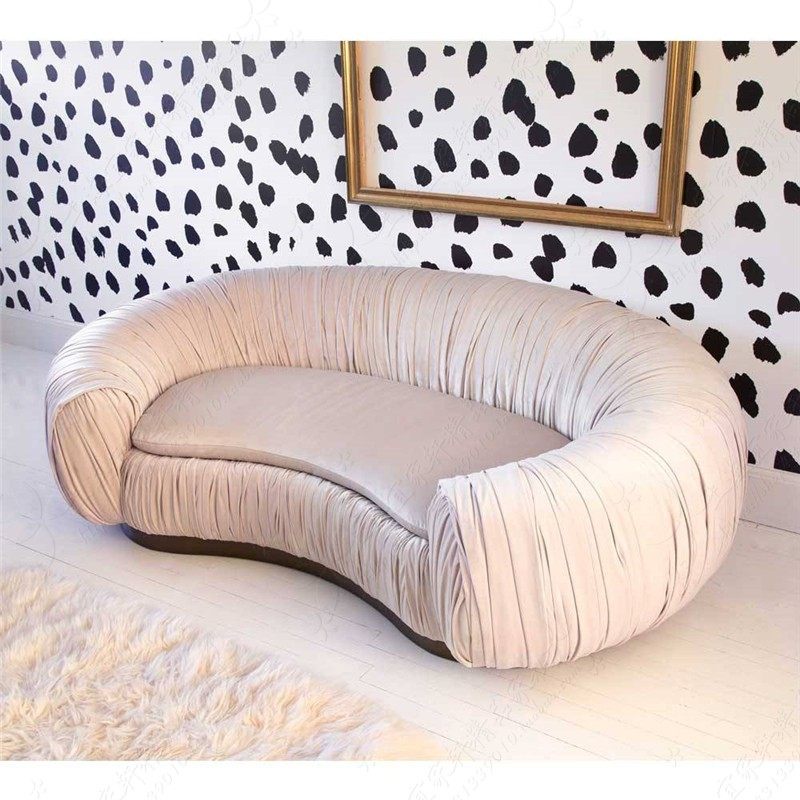 Light luxury Nordic fabric living room velvet curved sofa single double three person designer showroom pink prefabricated sofa
