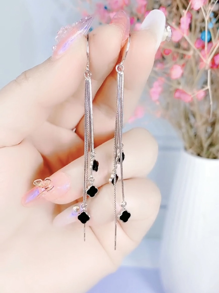 Earrings Woman 2021 new trendy fashion Four leafy grass pure silver ear necklace supine temperament anti-loss Long version Stream Sear accessories