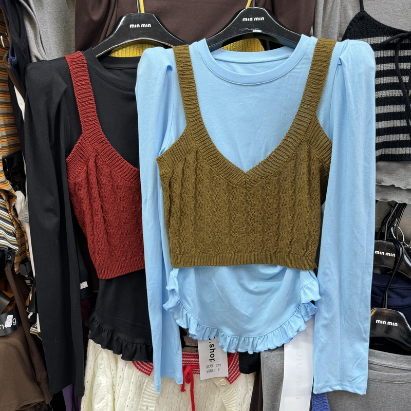 2026 Autumn Trendy Fashion American High Street Design Knitted Camisole T-Shirt Two-Piece Set for Women Slim Fit Outerwear