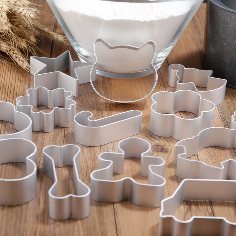 Christmas biscuit mold frosting cookies cute cartoon gingerbread man turning sugar home baking tools abrasive set