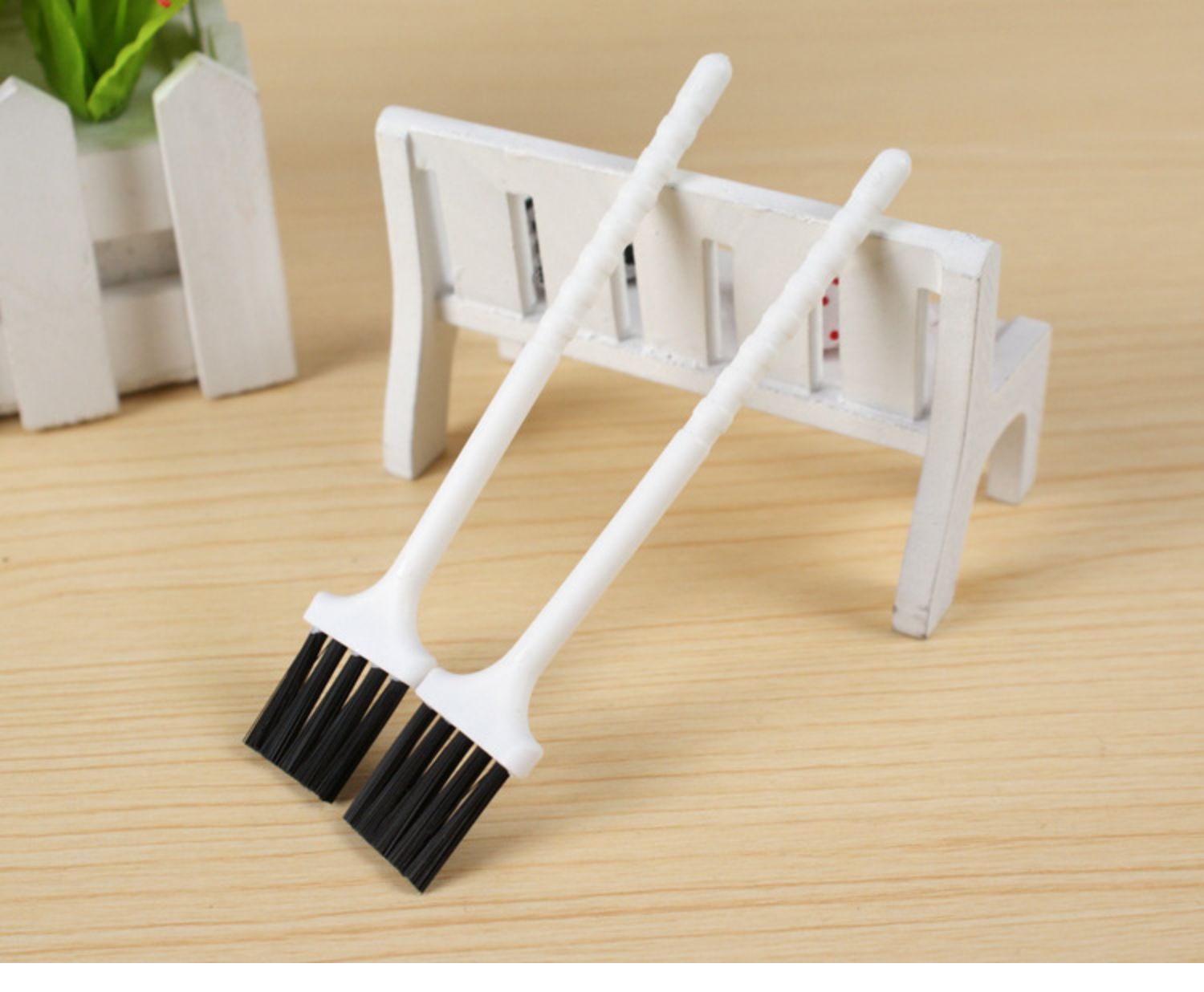 Máy tính xách tay bàn phím máy tính làm sạch bàn chải chải nhỏ kỹ thuật số thiết bị tay bàn chải / bụi bàn chải chải nhỏ G61 - Phụ kiện máy tính xách tay miếng dán bàn phím macbook