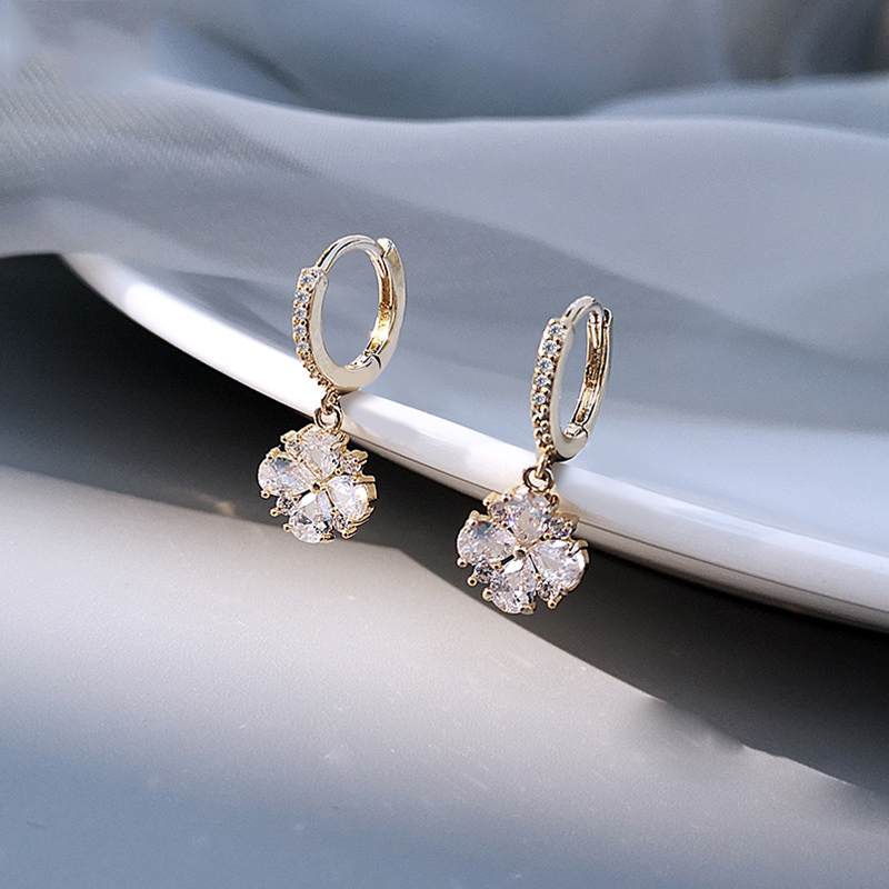 Lucky Fourfold Diamond Earbuckle 925 pure silver niche design the new unique earrings this year