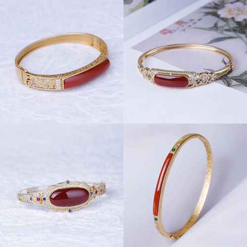 Натуральная агатовая вишнево-красная инкрустация камня, золото 750 пробы