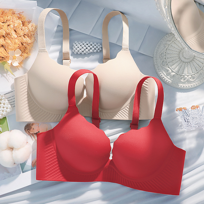 Thickened 5cm Red Lingerie Set for Women with Small Busts, Push-Up Bra for a Larger Appearance, Wedding Bride's Zodiac Year