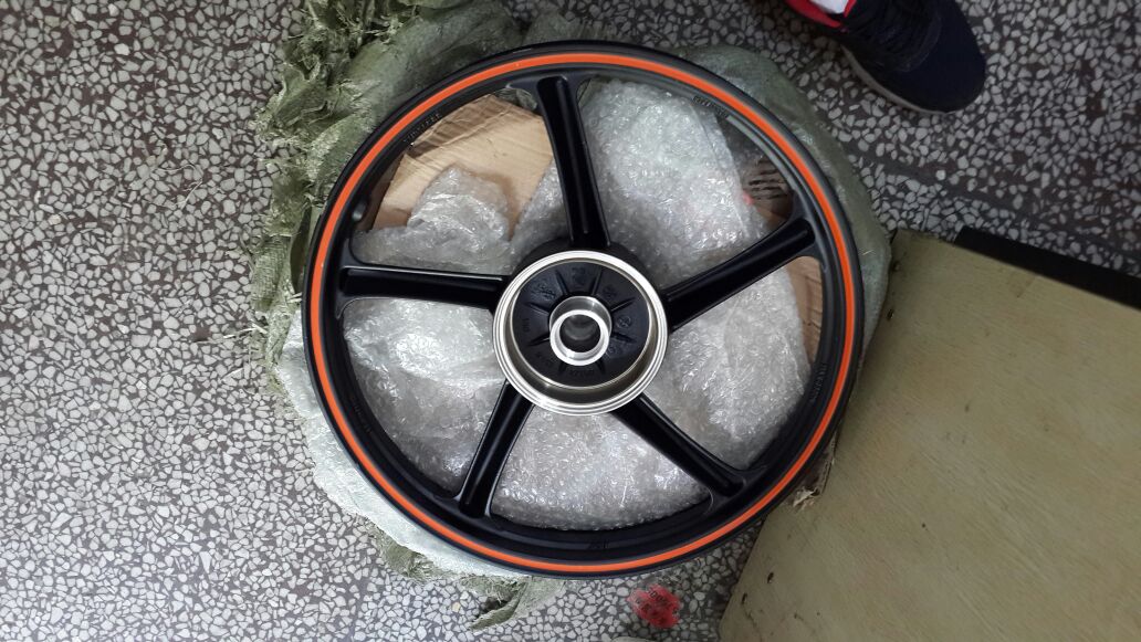Áp dụng Haojudi phụ kiện xe máy mát mẻ HJ150-9 / 9A trước và sau vành thép bánh xe trung tâm vòng nhôm gốc chính hãng giá lốp xe lead bánh sau