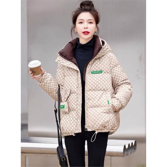 This year's popular down jacket women's short 2025 winter new hot style thickened warm white duck down jacket for small people