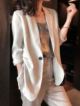 Satin small suit jacket woman spring autumn 2021 new thin section 70% sleeve beige casual design feeling little crowdsuit