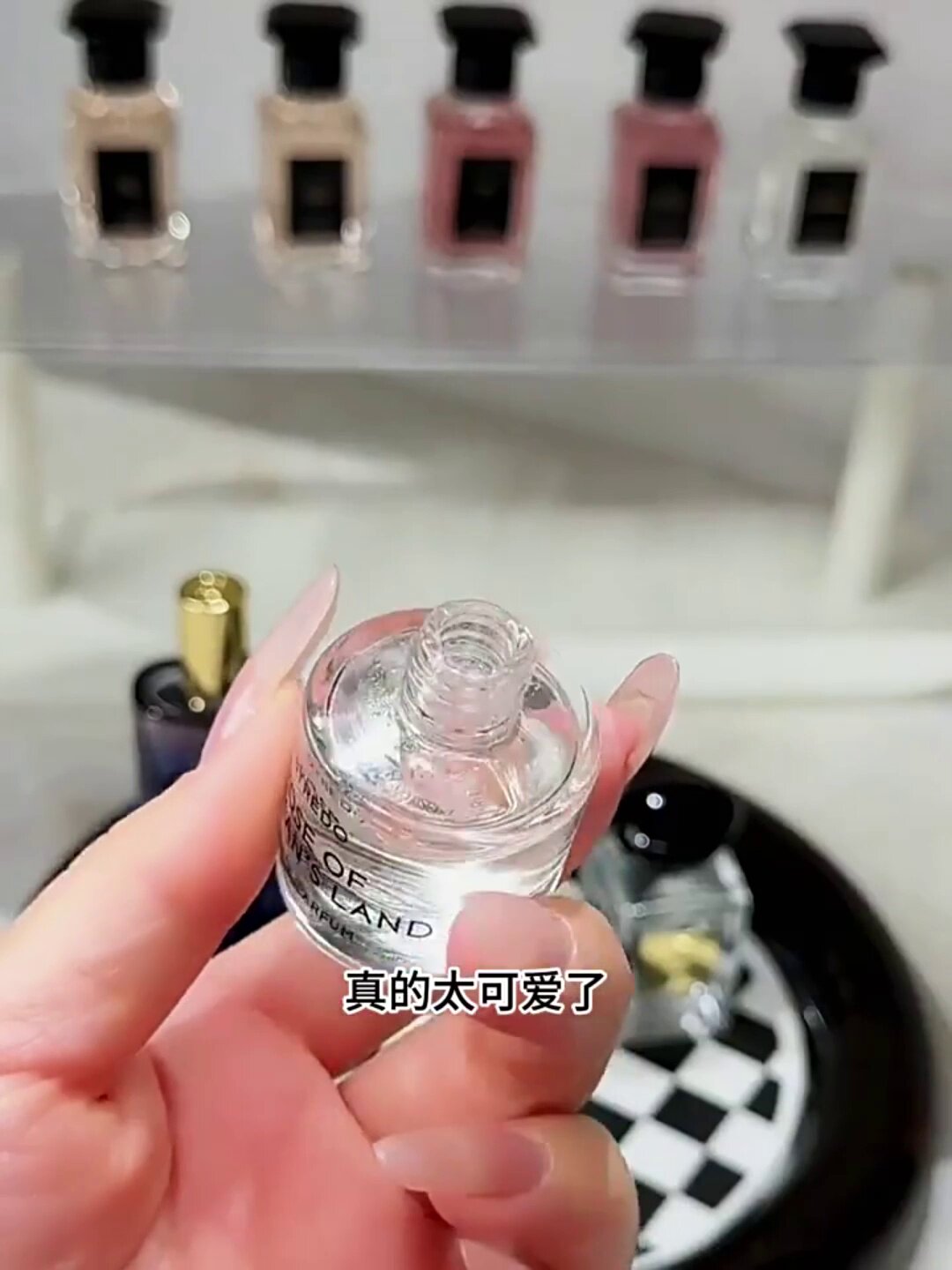 绝版芬芳：Ferragamo Attimo女士香水的故事与传奇_香水_淘宝美妆网