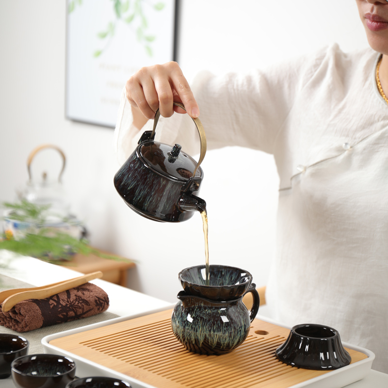 Portable travel tea set kung fu tea cup teapot built of a complete set of lamp that up with ceramic tea set tea tray