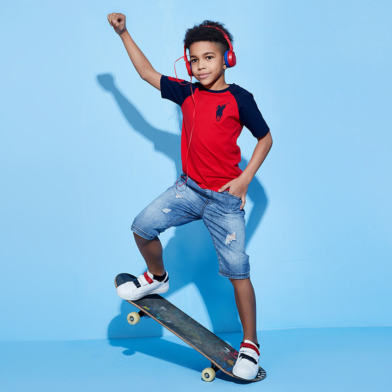 Children's clothing shooting for a small model external model filming boy girl model clothing for children's net shooting