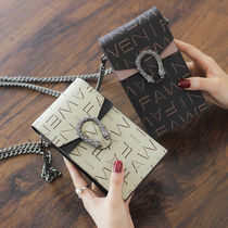 2021 new European and American big name printing leather messenger mobile phone bag womens cowhide shoulder casual wild chain bag