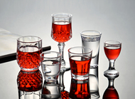 Hộ gia đình nhỏ màu trắng ly rượu vang tinh thần chén nuốt ly một tách thanh uống kính ly rượu vang đạn ly kim cương dày cup