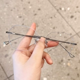 Анти -блюд легкие анти -градиационные очки миопии женские ультра -светлые чистые титановые плоские, защищающие глаза могут быть использованы, чтобы показать небольшую лицу