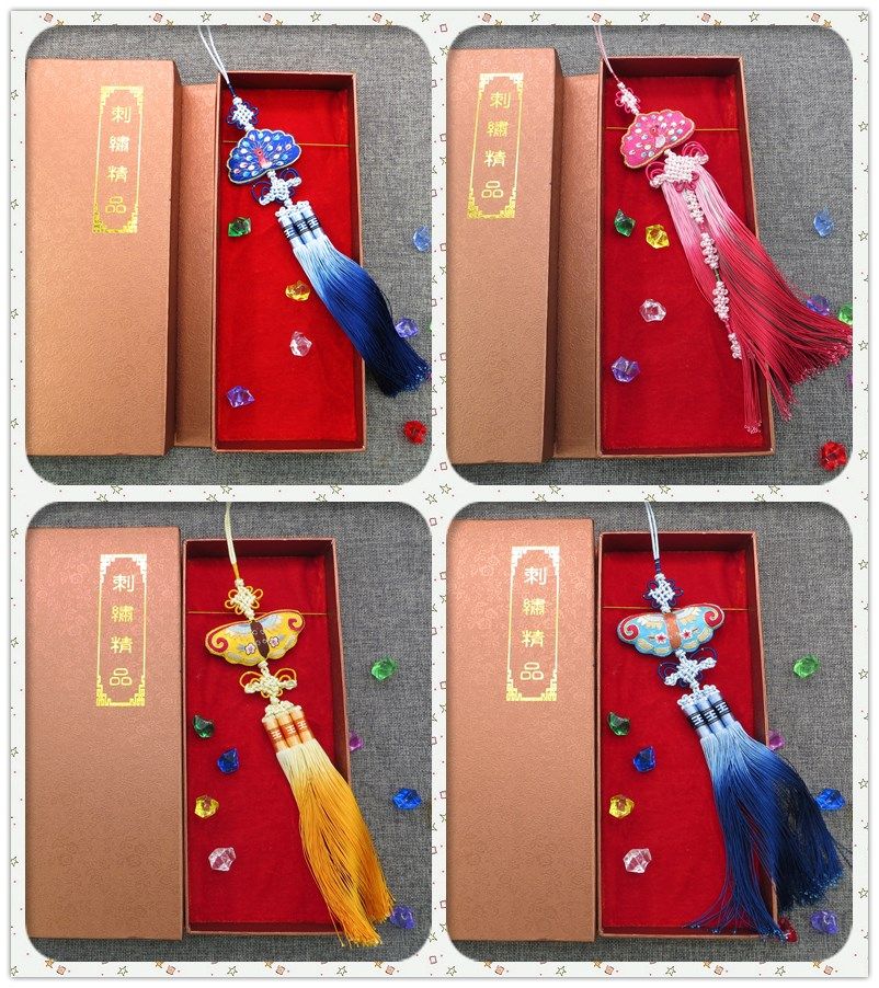 Car hanging pieces hanging soda embroidery pieces handmade embroidery Chinese characteristic giftsKing Link Suzuxiang bag robe