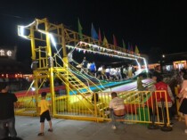 Red Bridge Multi-person swing bridge Inflatable pad Scenic Suspension Bridge Floating Pontoon bridge Farm Large chain bridge Outdoor
