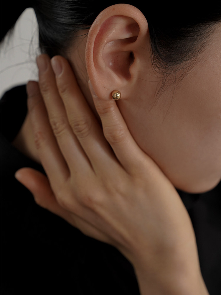 PAUSA ANN 14k injection small ear nail