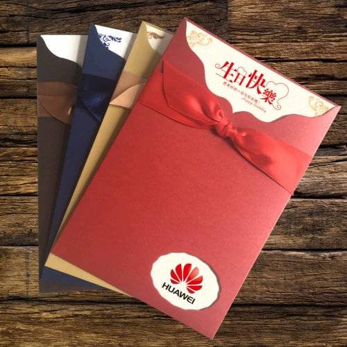 Персонал на день рождения капает в середине фестиваля, Китти,