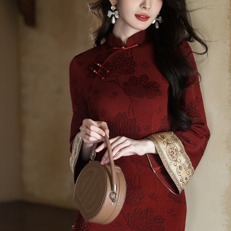 Plus-Size New Chinese-Style Red Improved Cheongsam Dress, Autumn and Winter Jacquard Long-Sleeve Engagement Toast Dress, Suitable for Everyday Wear